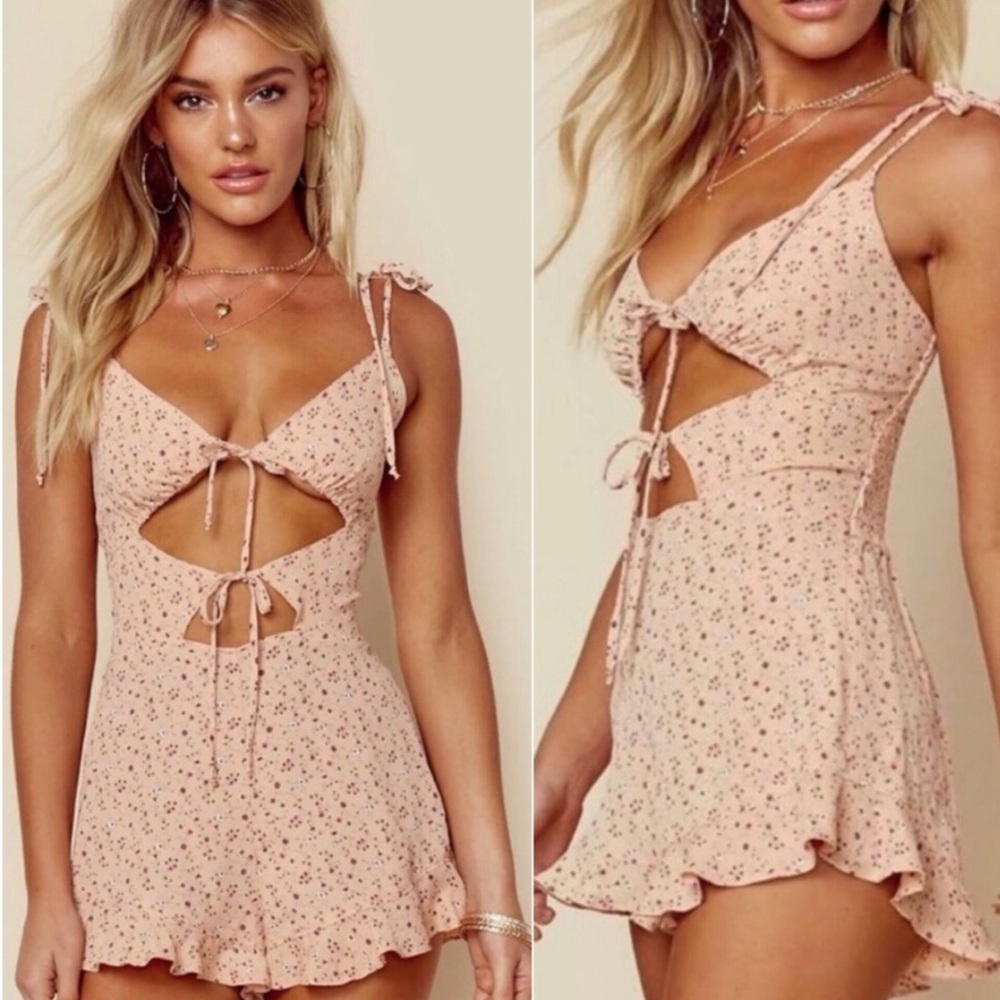 BLUE LIFE Retro Tie Front Floral Romper Petal 🌼